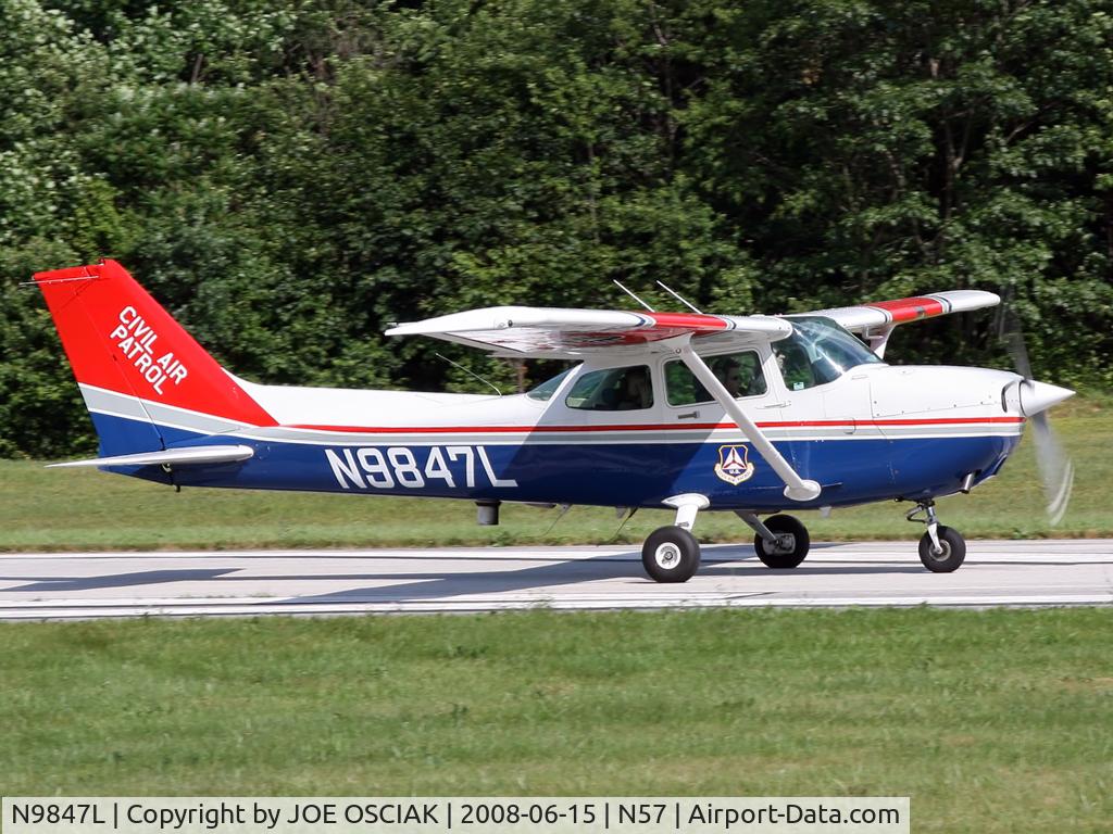 N9847L, 1986 Cessna 172P C/N 17276635, Leaving New Garden