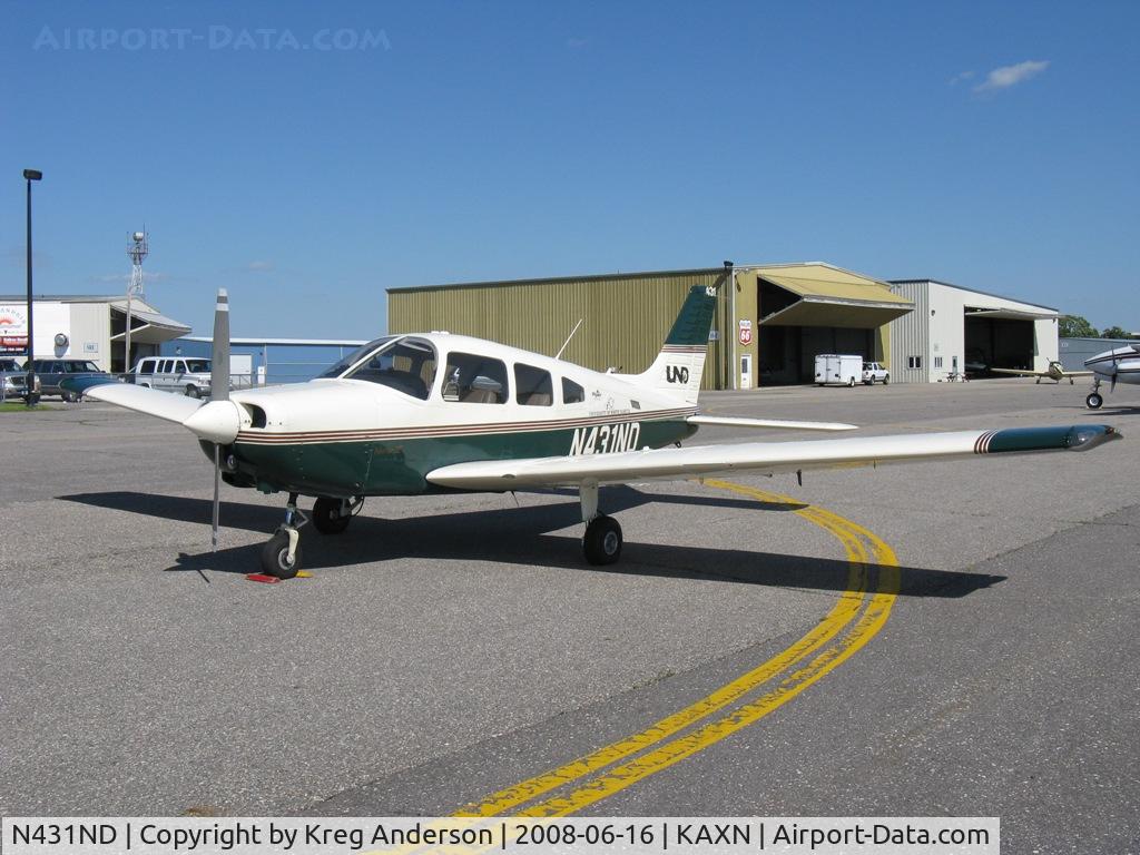 N431ND, 2006 Piper PA-28-161 C/N 2842266, Waiting for fuel.