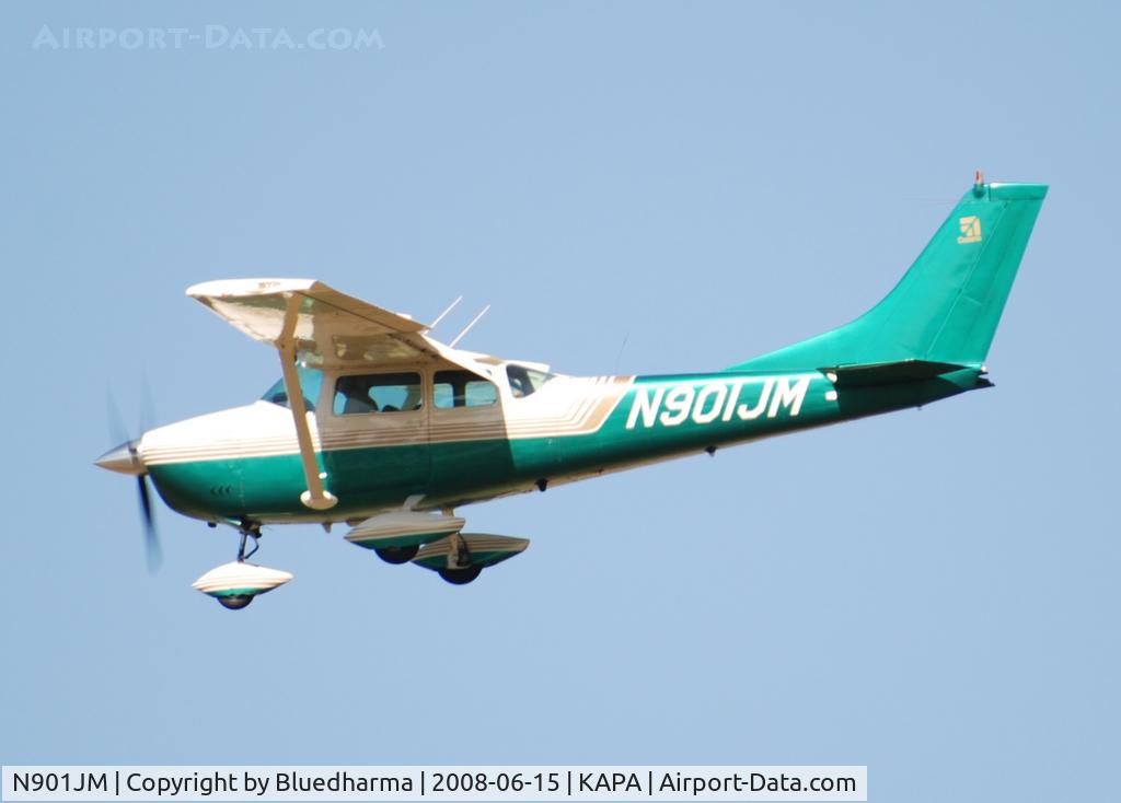 N901JM, 1962 Cessna 182E Skylane C/N 18253901, Approach to 17R.