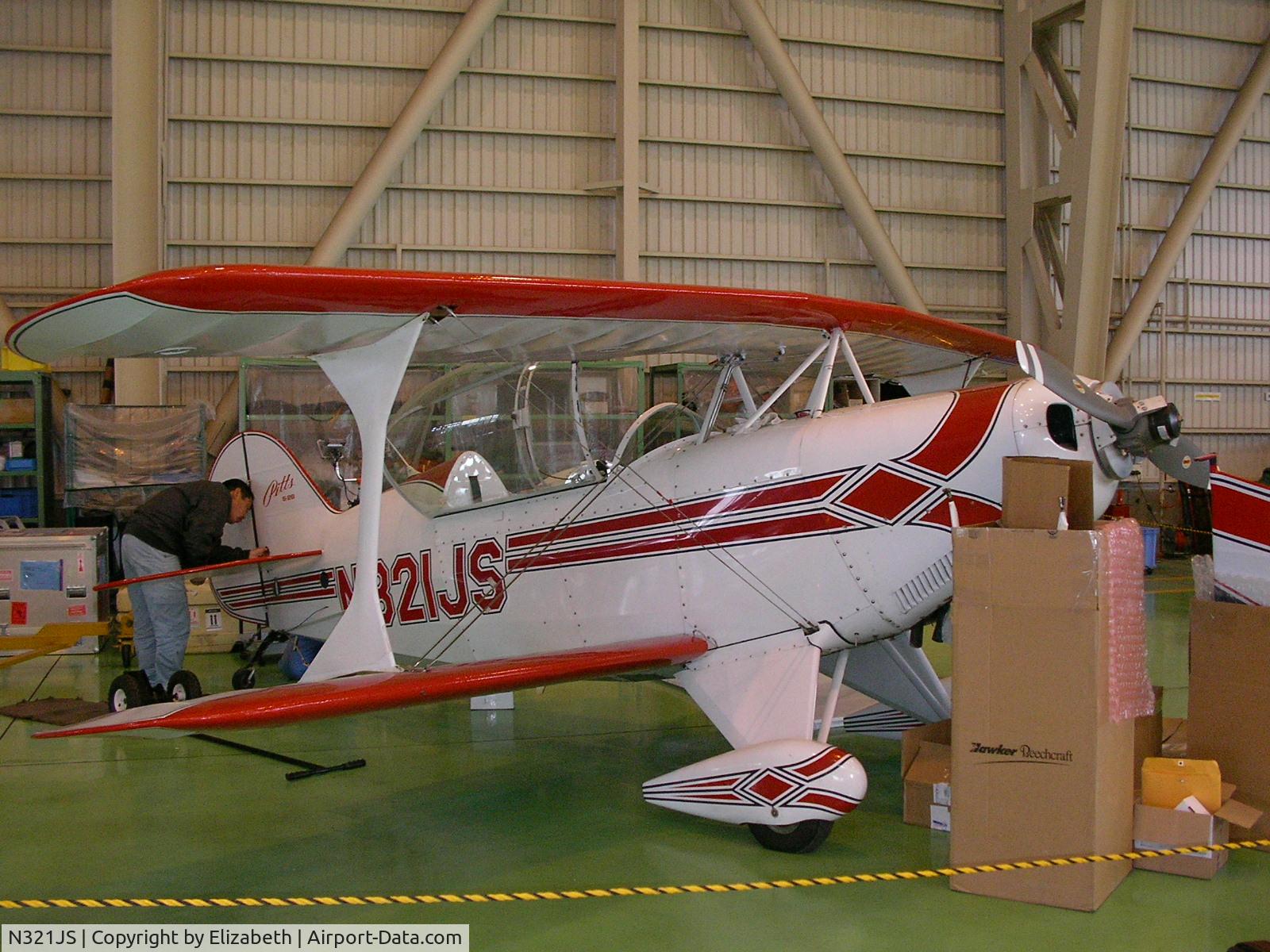 N321JS, 1992 Aviat Pitts S-2B Special C/N 5252, Pitts?N321JS? is imported, and it is maintaining it in the Sendai airport in