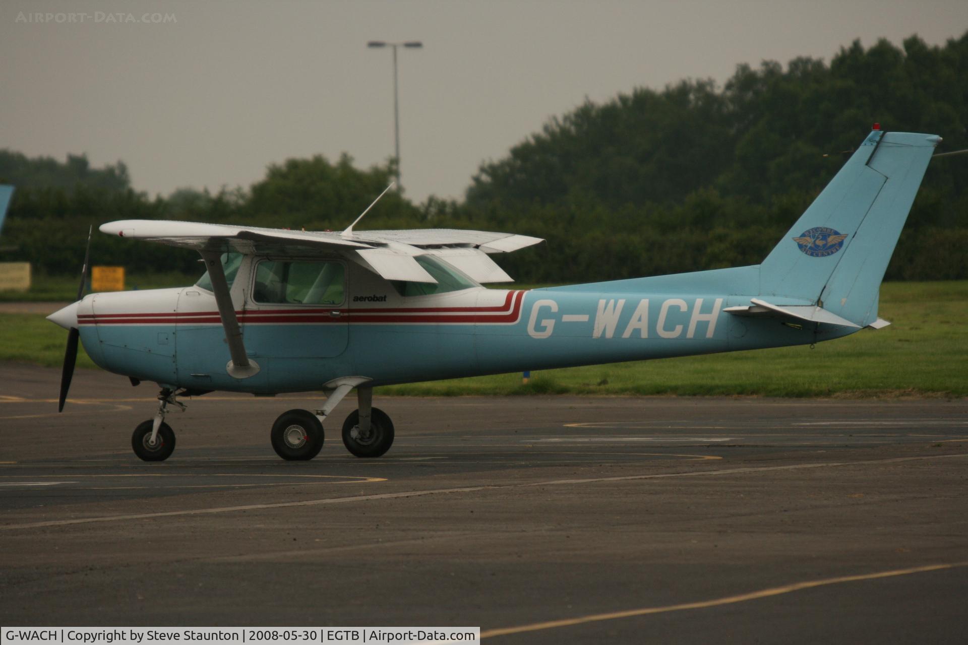 G-WACH, 1986 Reims Cessna FA152 C/N 0425, Taken at Wycombe Air Park using my new Sigma 50 to 500 APO DG HSM lens (The Beast)