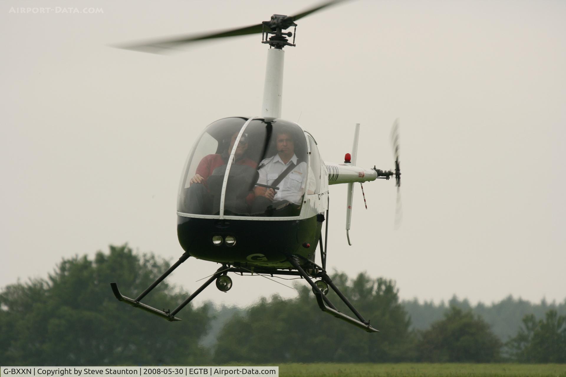 G-BXXN, 1987 Robinson R22 Beta II C/N 0720, Taken at Wycombe Air Park using my new Sigma 50 to 500 APO DG HSM lens (The Beast)