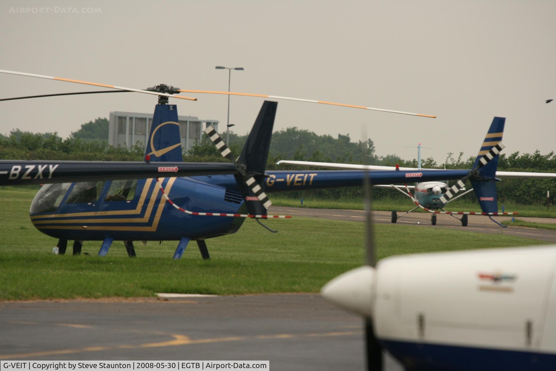 G-VEIT, 2003 Robinson R44  Raven II C/N 10091, Taken at Wycombe Air Park using my new Sigma 50 to 500 APO DG HSM lens (The Beast)