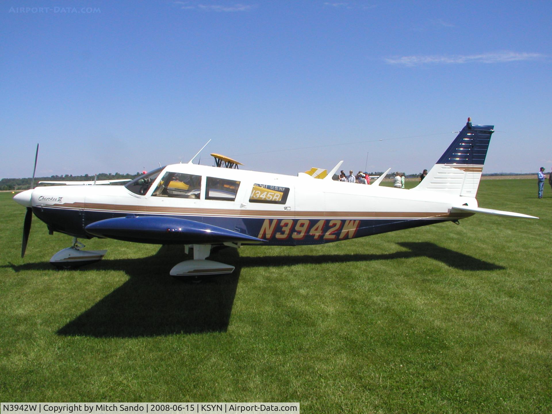 N3942W, 1967 Piper PA-32-260 Cherokee Six C/N 32-931, Stanton Father's Day Fly-In 2008.
