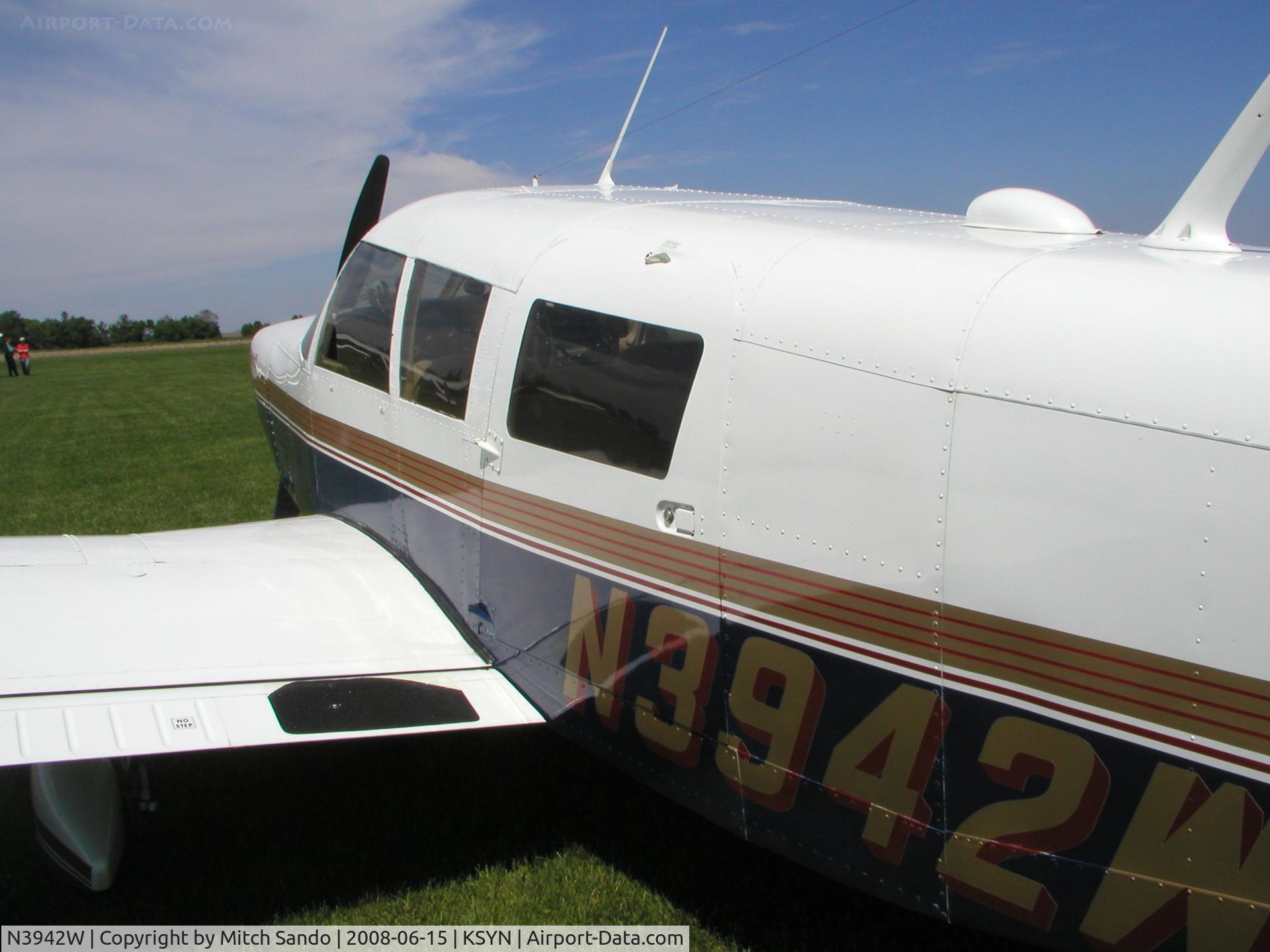 N3942W, 1967 Piper PA-32-260 Cherokee Six C/N 32-931, Stanton Father's Day Fly-In 2008.