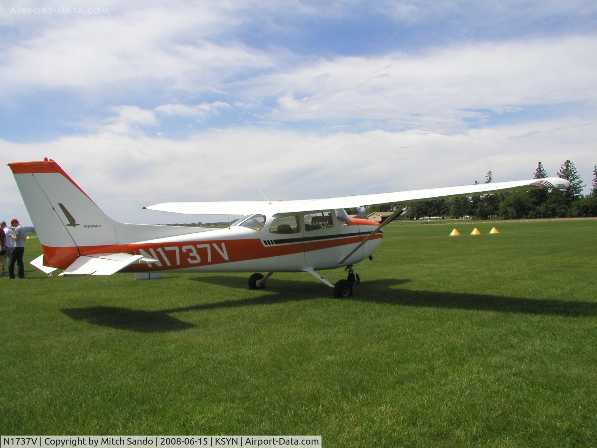 N1737V, 1974 Cessna 172M C/N 17263732, Stanton Father's Day Fly-In 2008.