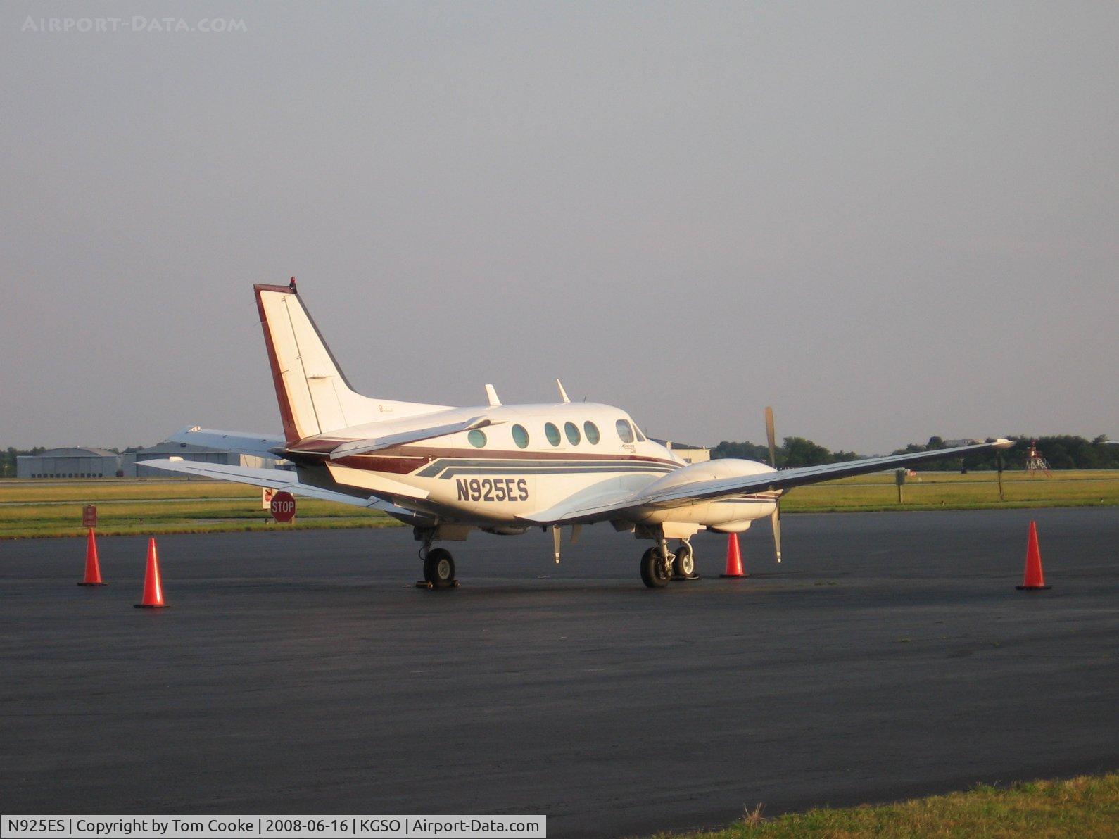 N925ES, 1980 Beech C90 King Air C/N LJ-906, King Air 90
