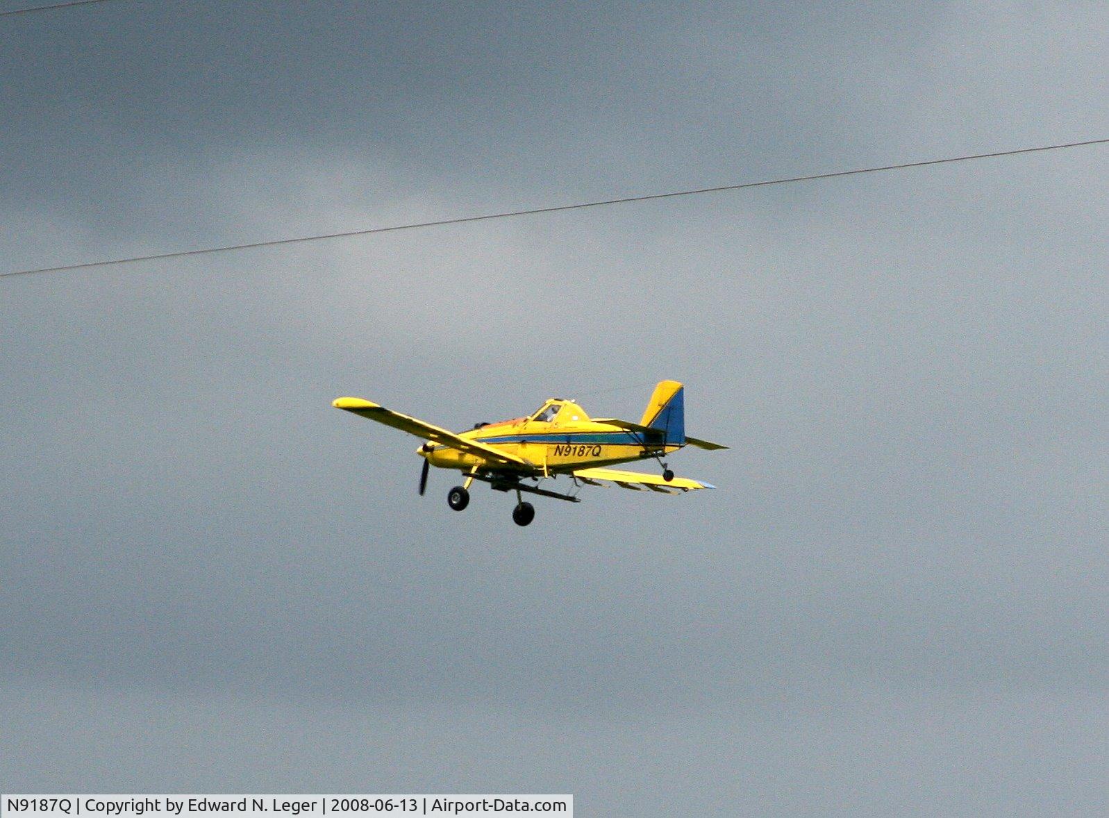 N9187Q, 1993 Air Tractor Inc AT-502 C/N 502-0219, Lewis Flying Service plane
