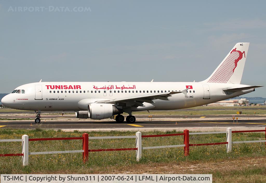 TS-IMC, 1990 Airbus A320-211 C/N 0124, Line up rwy 32R for departure...