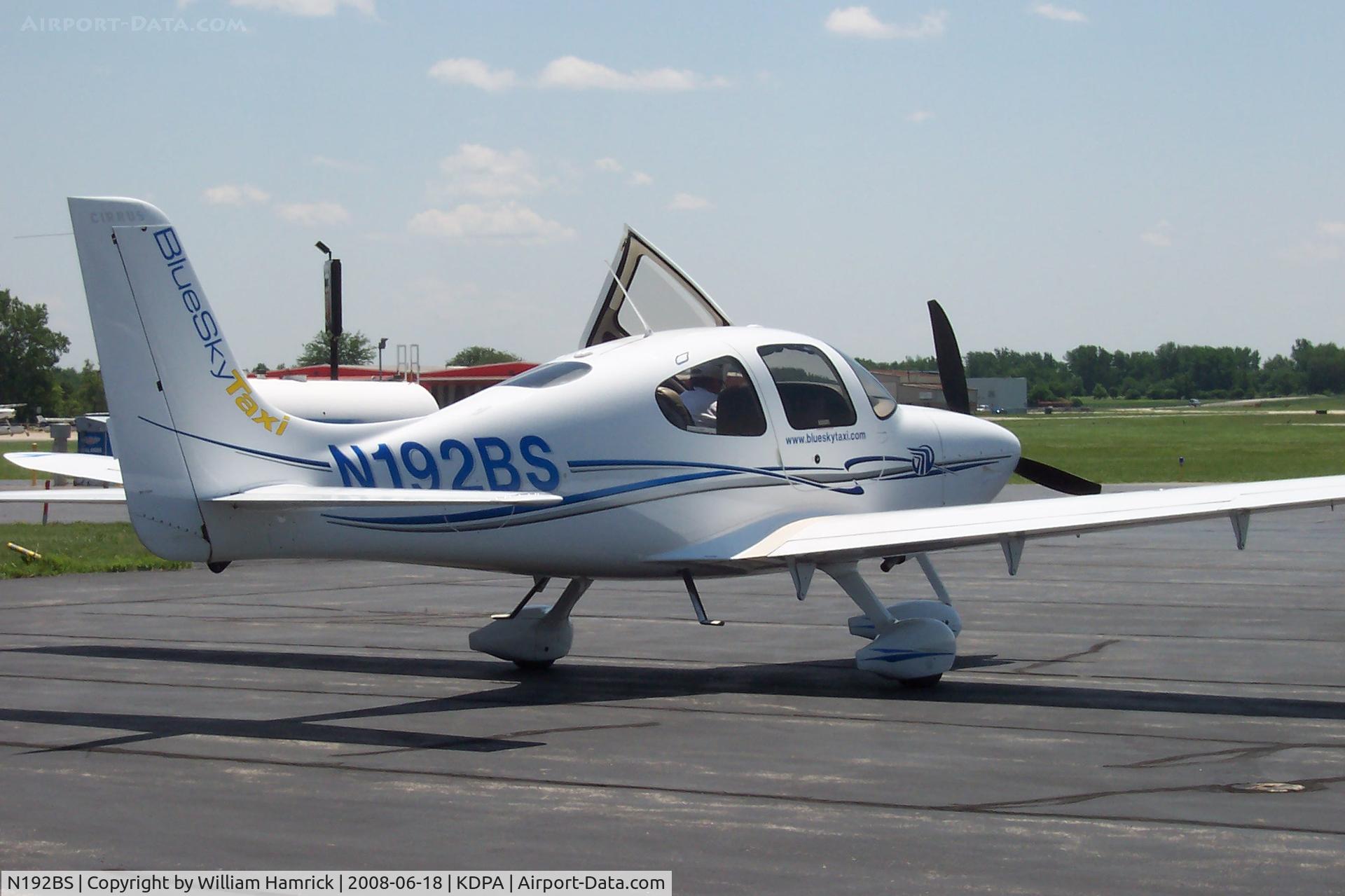 N192BS, 2007 Cirrus SR22 C/N 2753, Sitting on the North Avenue ramp at DPA