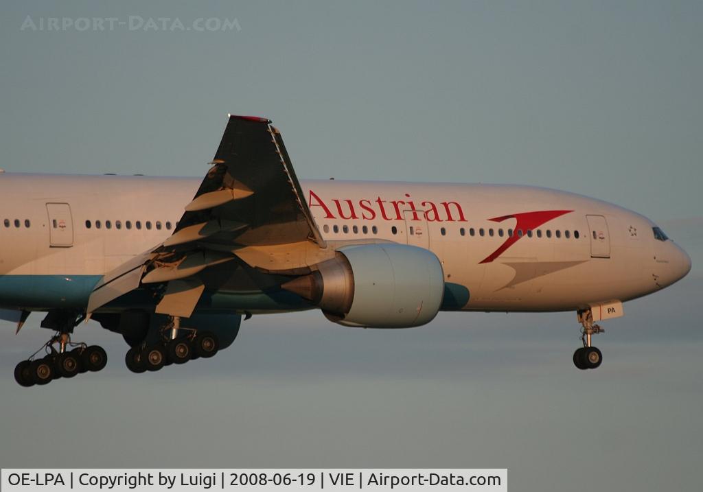 OE-LPA, 1997 Boeing 777-2Z9/ER C/N 28698, Austrian 777-200