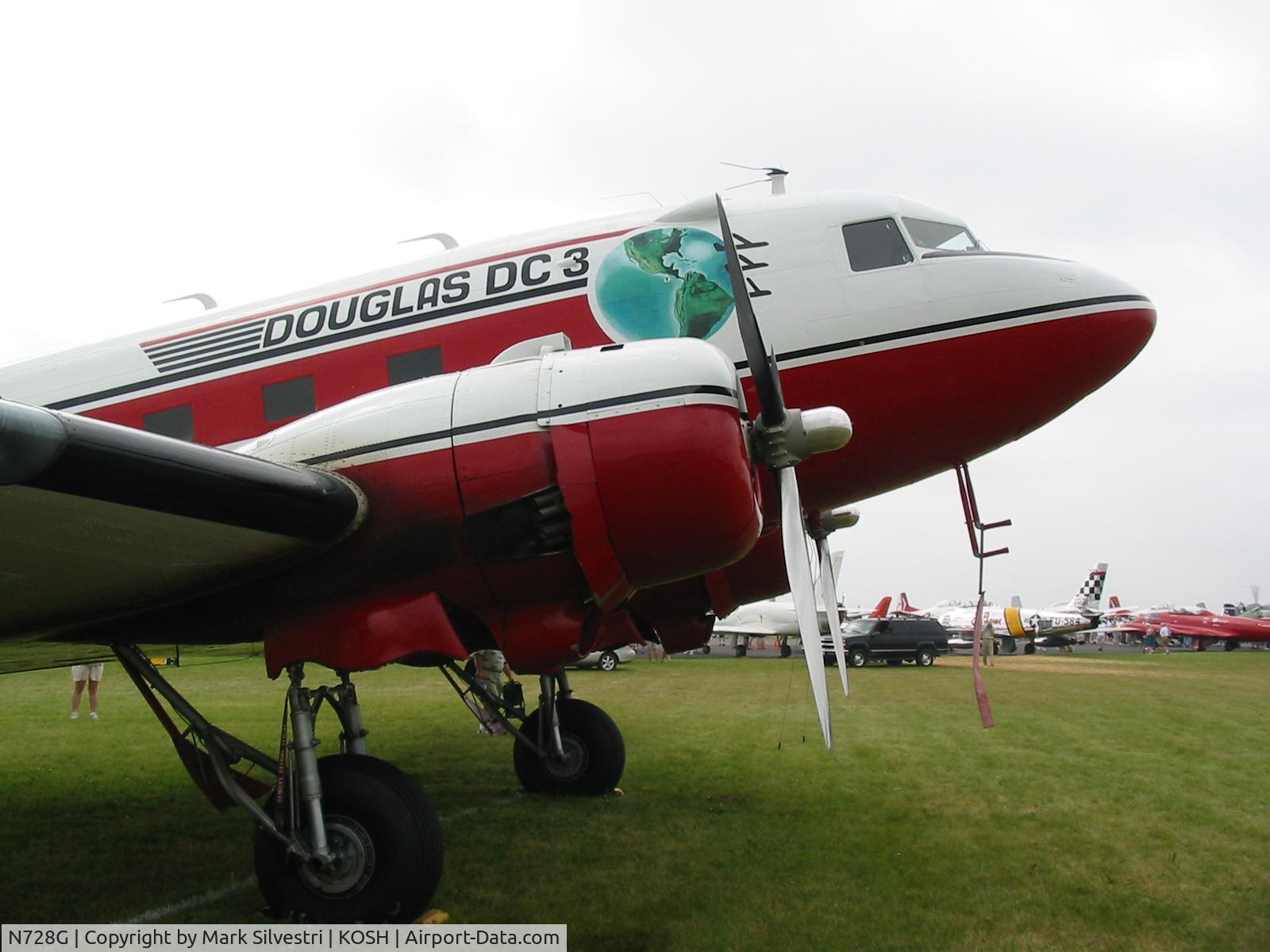 N728G, 1942 Douglas DC-3C (C-47-DL) C/N 4359, Oshkosh 2003