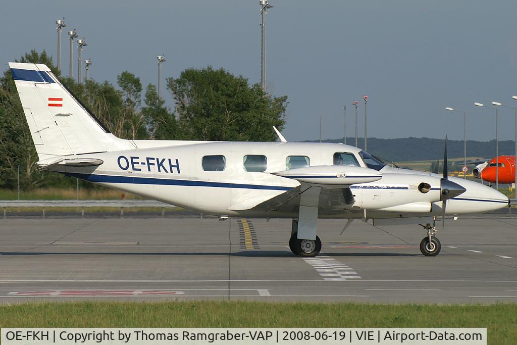 OE-FKH, Piper PA-31T1 C/N 31T-8104029, Piper 31 Cheyenne
