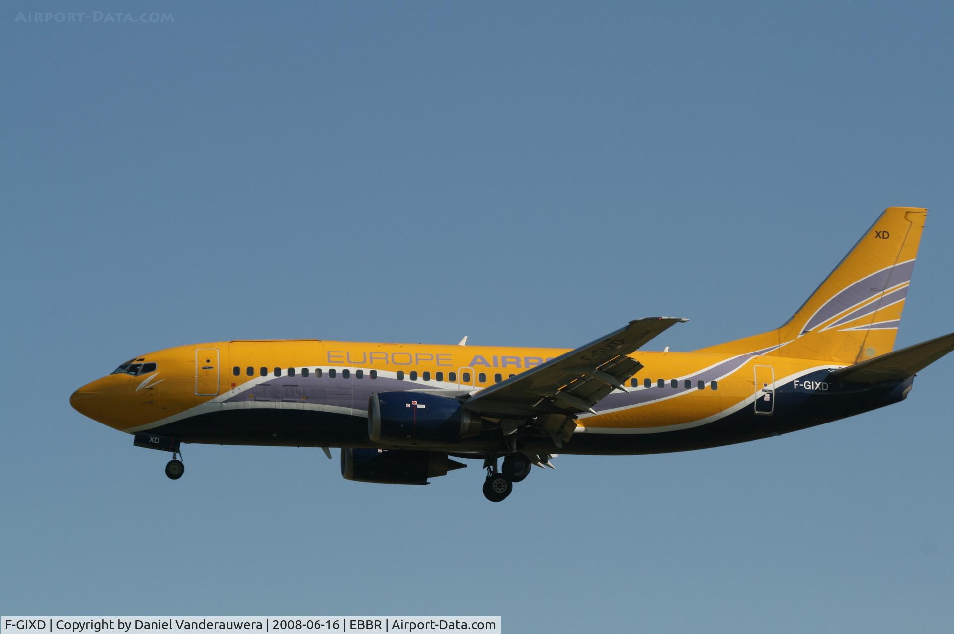 F-GIXD, 1992 Boeing 737-33A(QC) C/N 25744, arrival of flight SN3630 to rwy 25L
