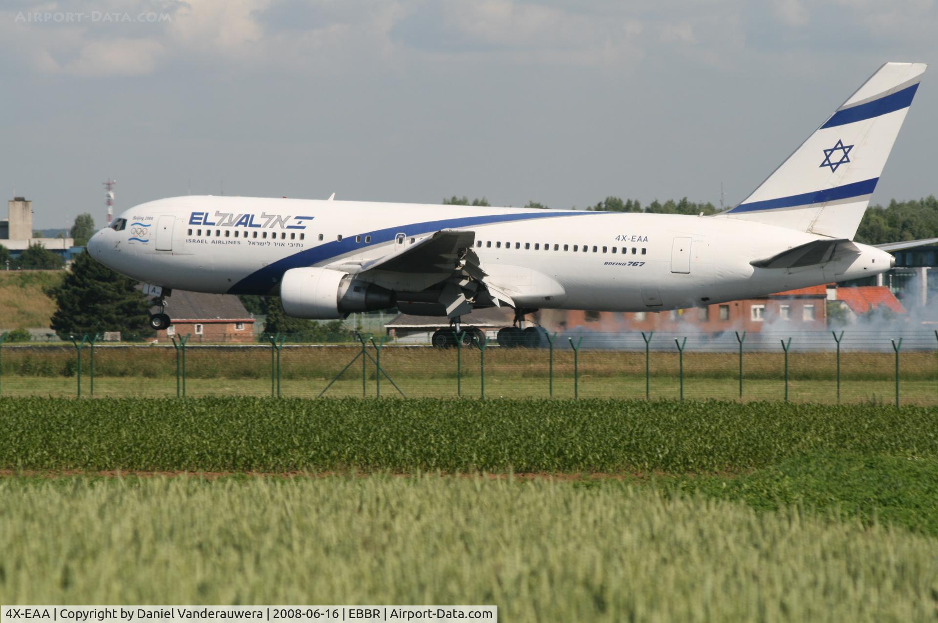 4X-EAA, 1983 Boeing 767-258 C/N 22972, flight LY331 lands on rwy 25L