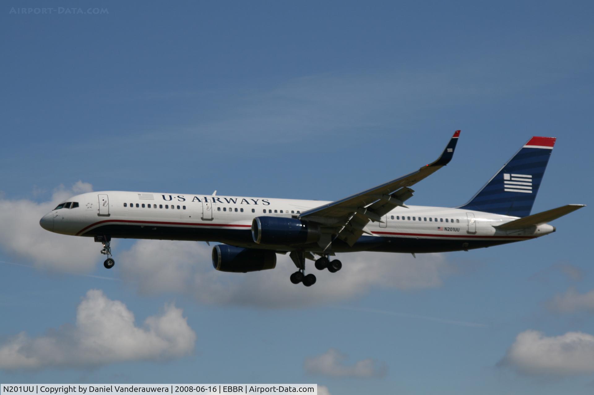N201UU, 1995 Boeing 757-2B7 C/N 27810, arrival of flight US750 to rwy 25L