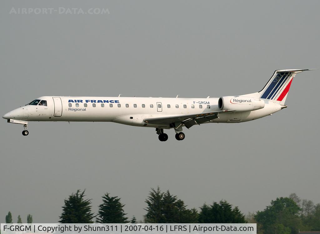 F-GRGM, 2001 Embraer EMB-145EU (ERJ-145EU) C/N 145418, On landing...
