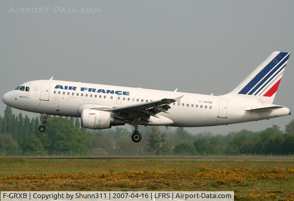 F-GRXB, 2001 Airbus A319-111 C/N 1645, On landing...
