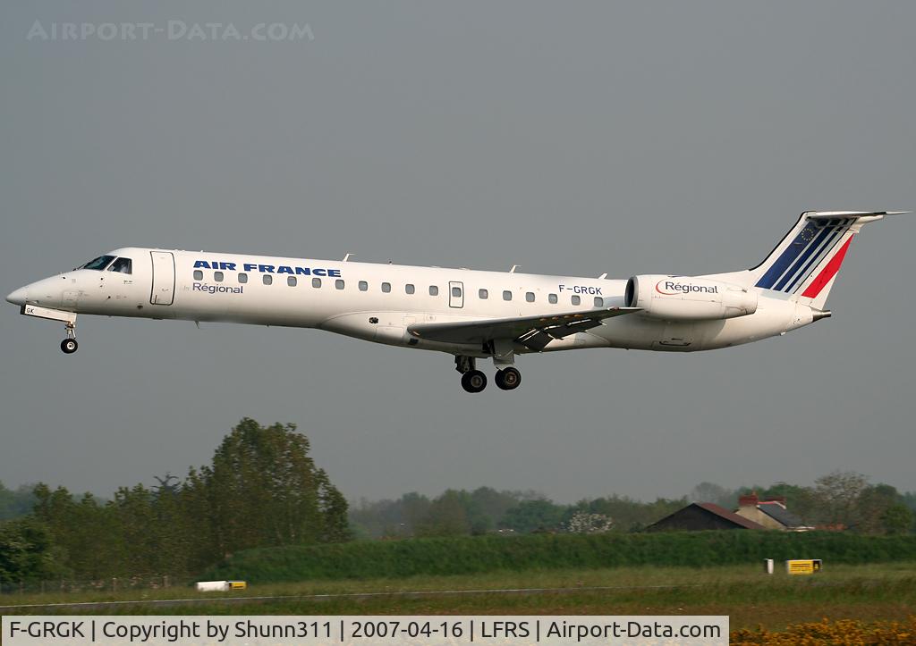 F-GRGK, 2000 Embraer EMB-145EU (ERJ-145EU) C/N 145324, Landing rwy 03