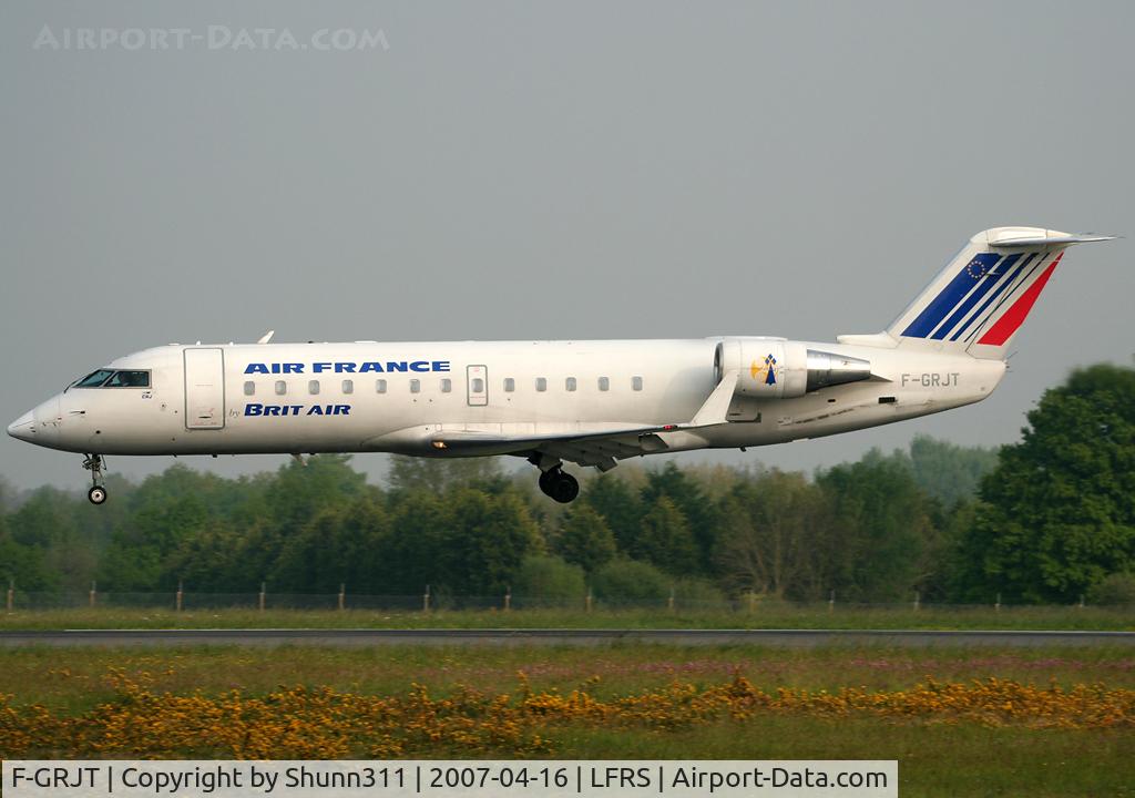 F-GRJT, 2000 Canadair CRJ-100ER (CL-600-2B19) C/N 7389, Landing rwy 03