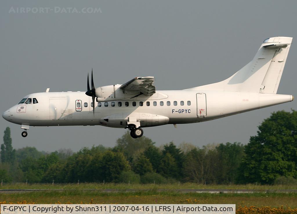 F-GPYC, 1996 ATR 42-500 C/N 484, Landing rwy 03