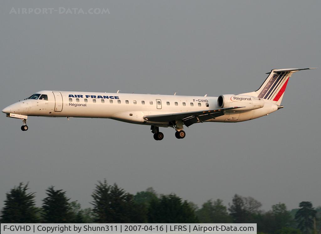 F-GVHD, 1999 Embraer ERJ-145LR (EMB-145LR) C/N 145178, Landing rwy 03...