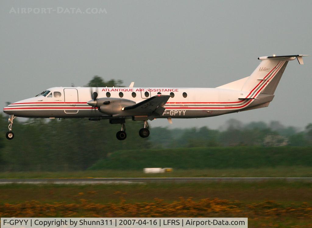 F-GPYY, 1990 Beech 1900C-1 C/N UC-115, Landing rwy 03