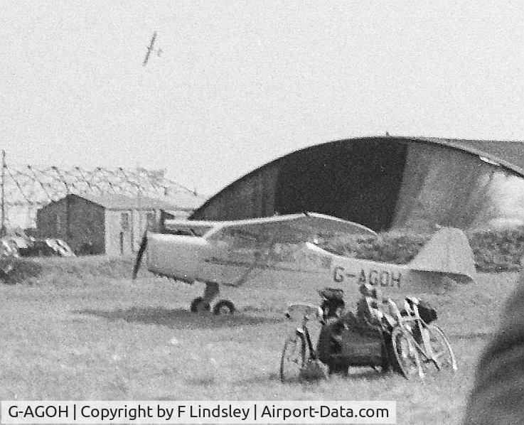G-AGOH, 1945 Taylorcraft J-1 Autocrat C/N 1442, Auster probably at Lympne show 1946