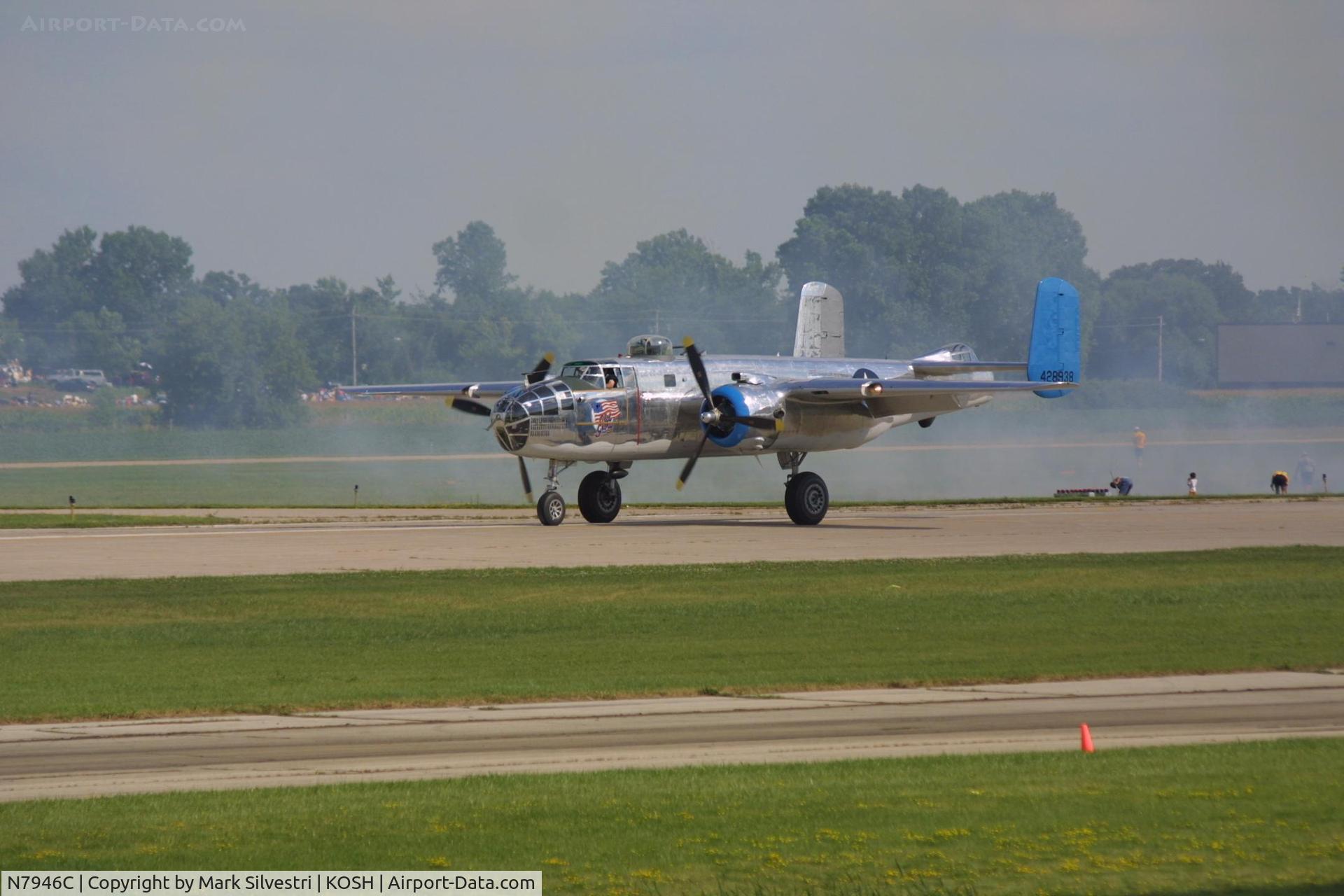 N7946C, 1944 North American TB-25N Mitchell C/N 108-33263, Oshkosh 2003