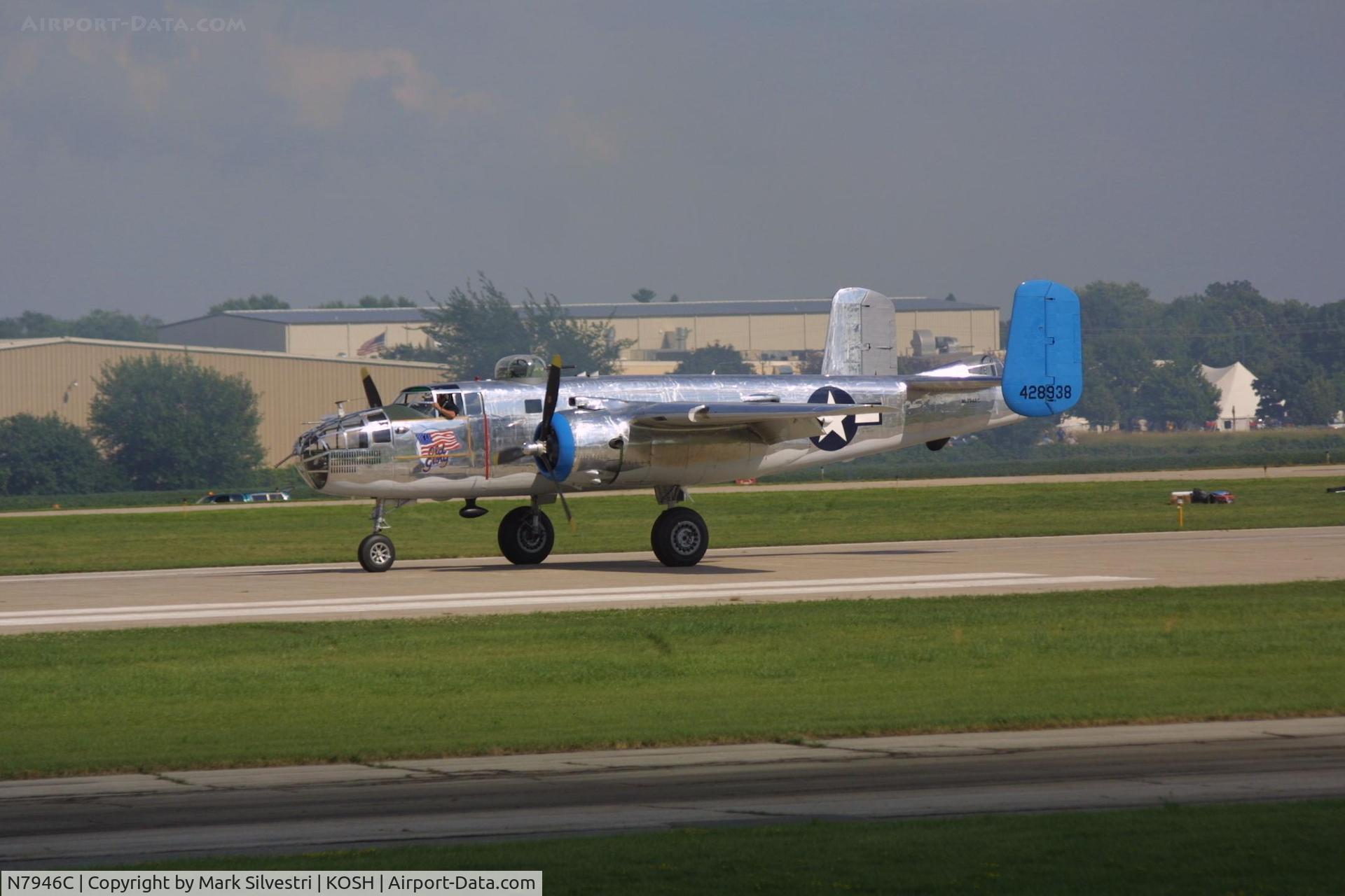 N7946C, 1944 North American TB-25N Mitchell C/N 108-33263, Oshkosh 2003