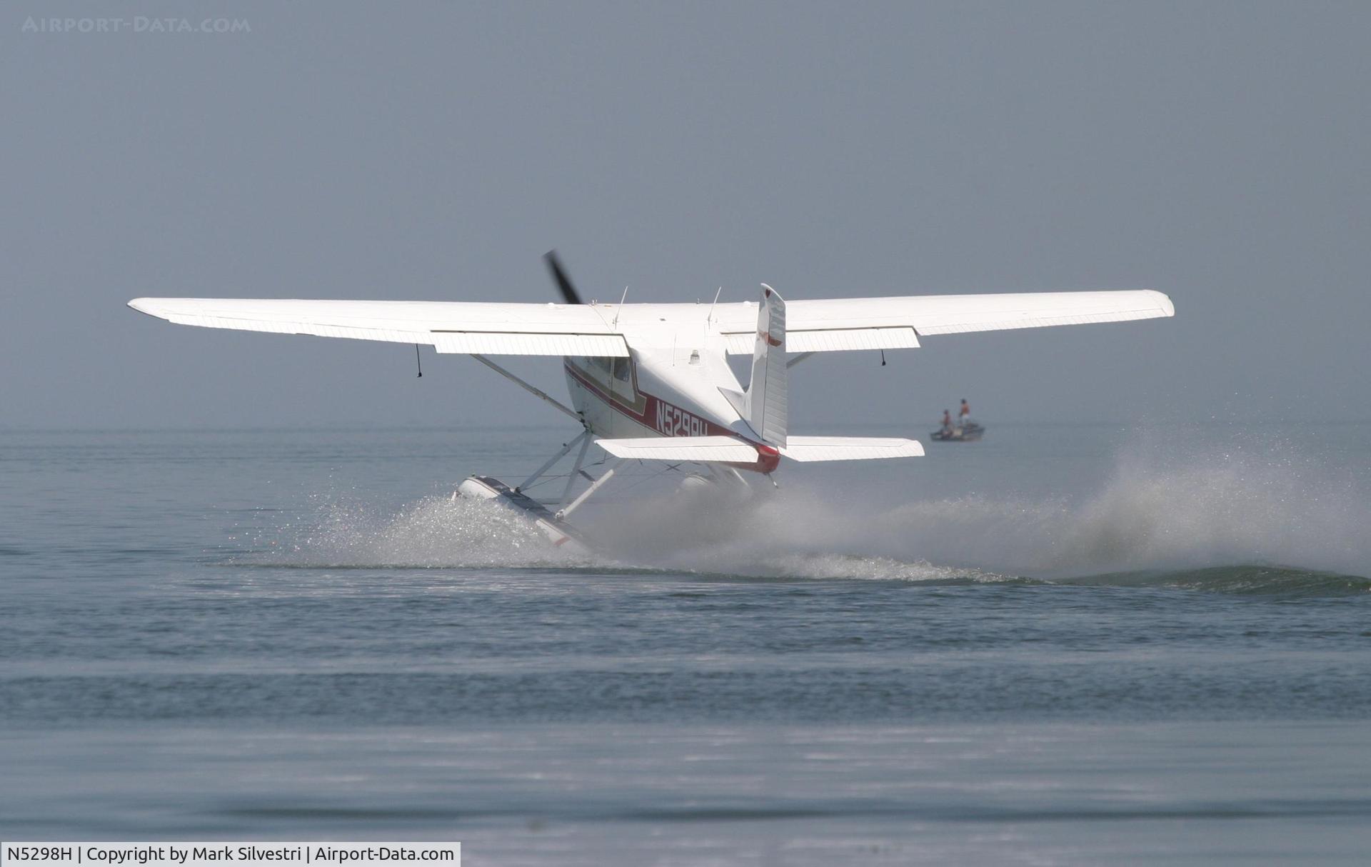 N5298H, 2002 Cessna 172R C/N 17281133, Oshkosh 2006 - Seaplane Base