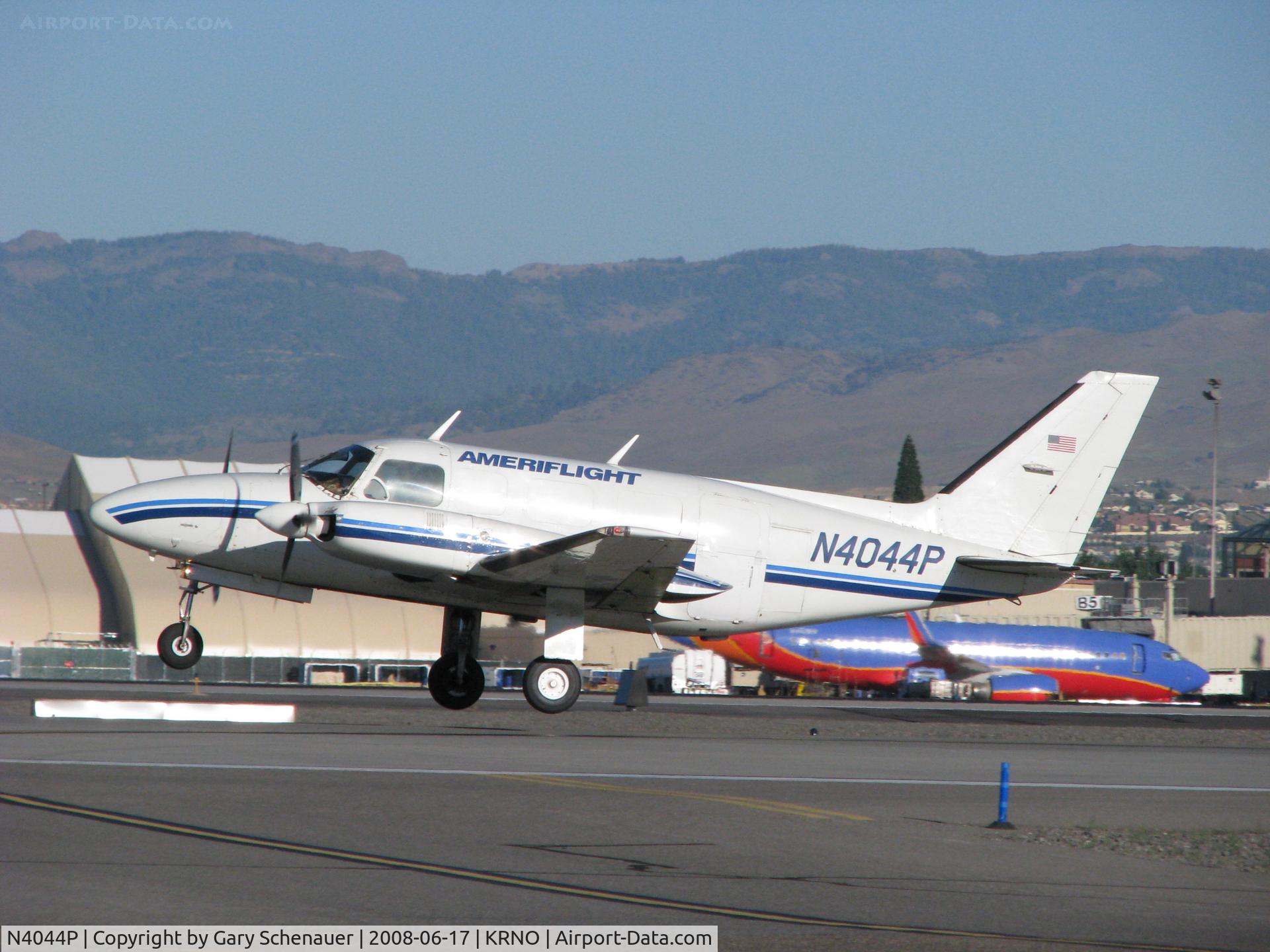 N4044P, 1980 Piper PA-31-350 Chieftain C/N 31-8152004, Early morning departure on 16L