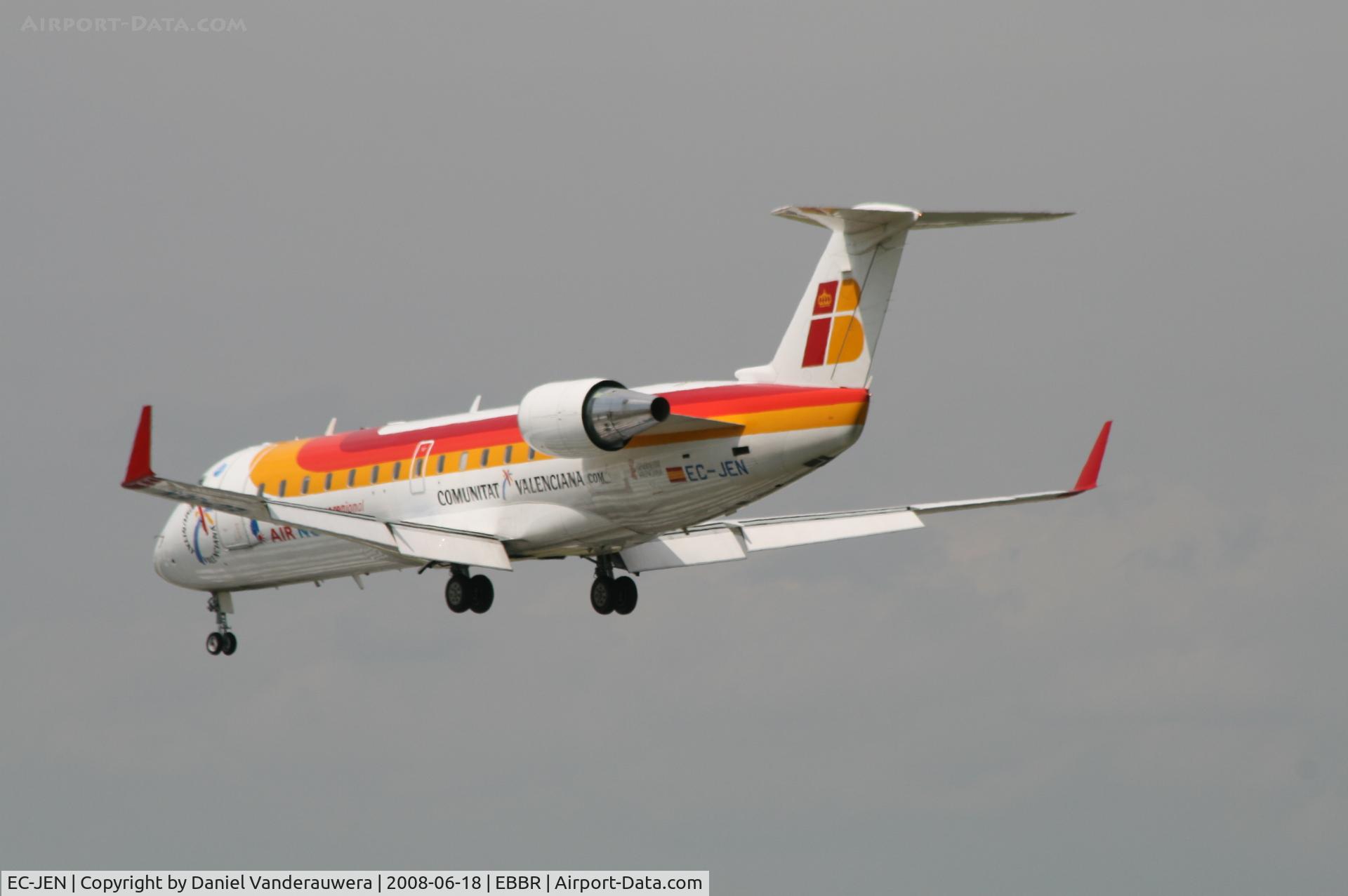 EC-JEN, 2004 Bombardier CRJ-200ER (CL-600-2B19) C/N 7958, several seconds before landing on rwy 25L