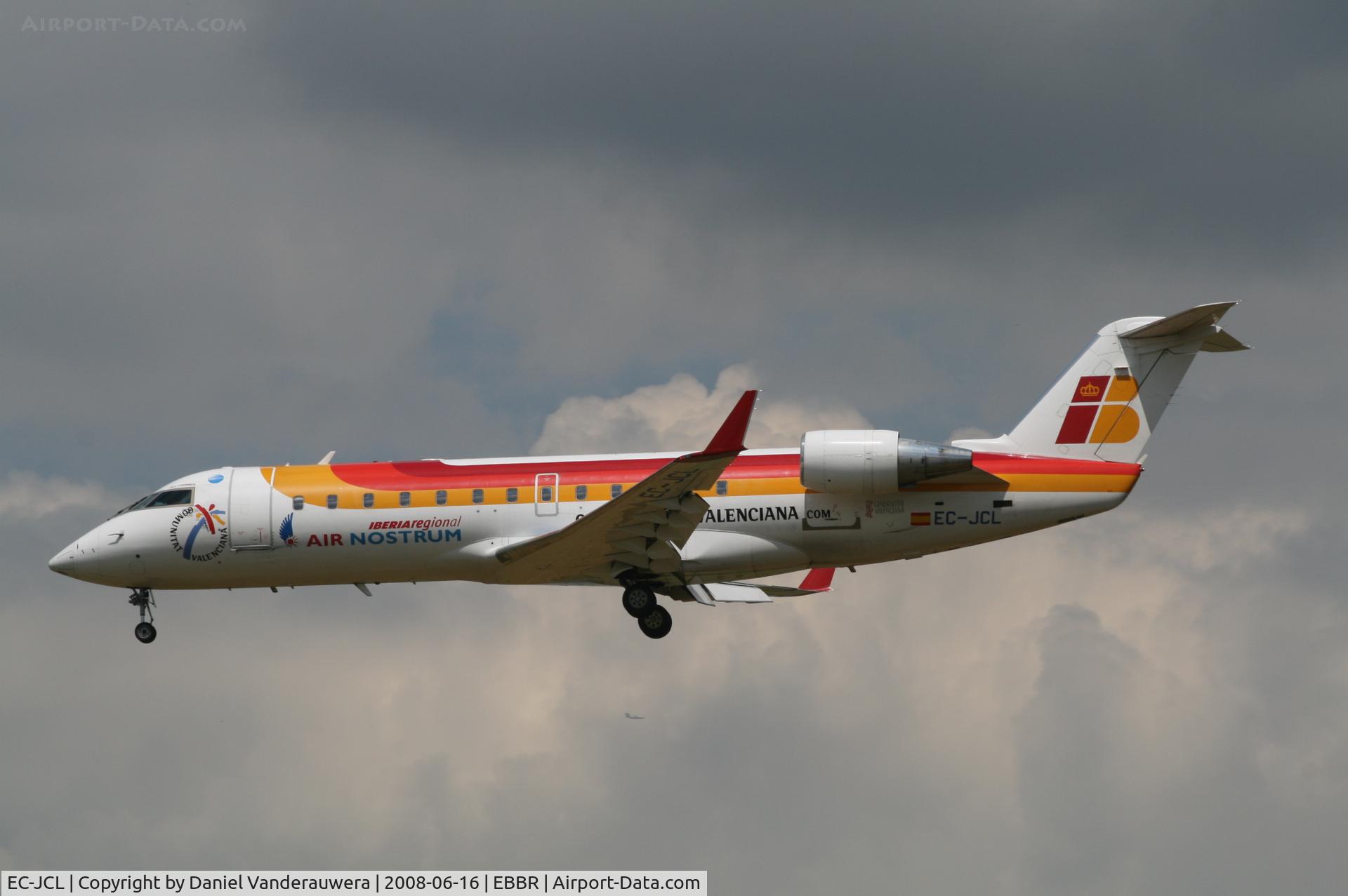 EC-JCL, 2004 Bombardier CRJ-200ER (CL-600-2B19) C/N 7975, descending to rwy 25L