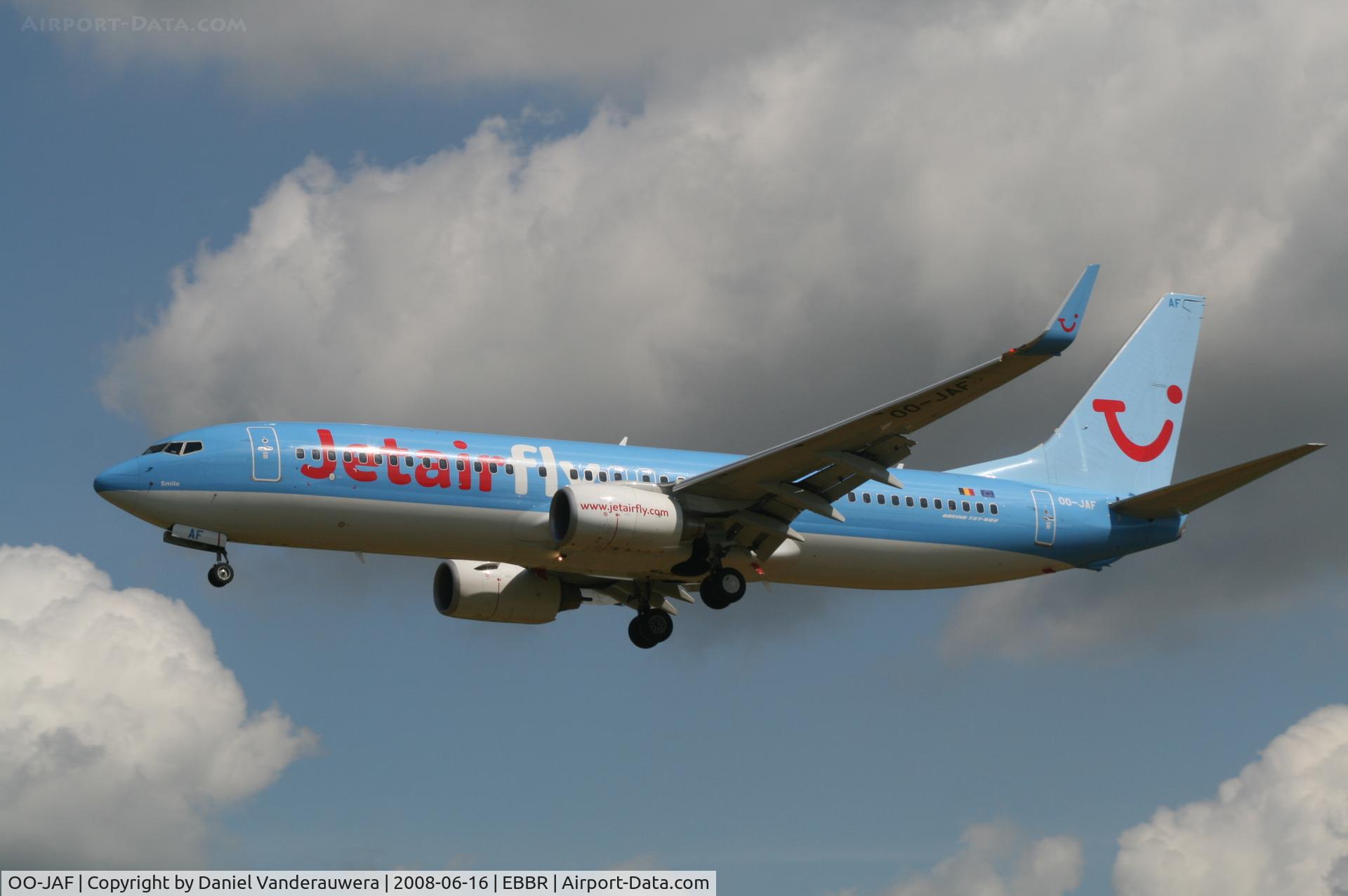 OO-JAF, 2007 Boeing 737-8K5 C/N 35133, arrival of flight JAF1358 to rwy 25L
