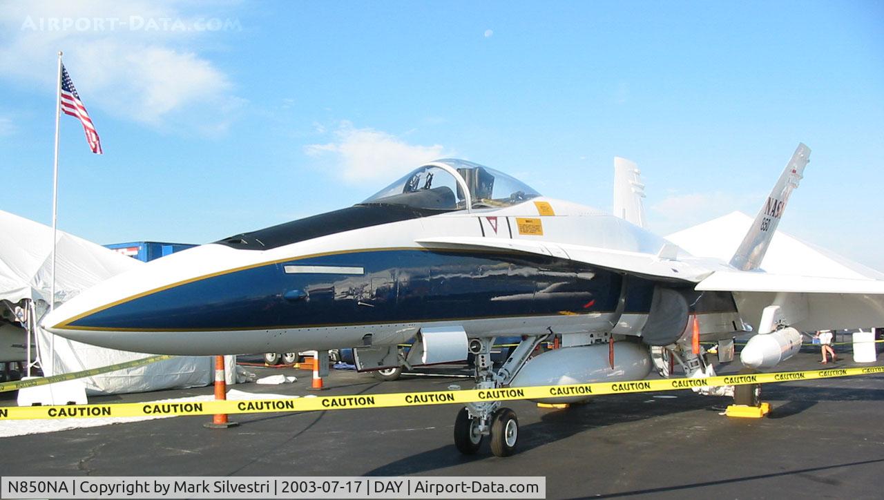 N850NA, McDonnell Douglas F/A-18A Hornet C/N 161703, Dayton Airshow 2003