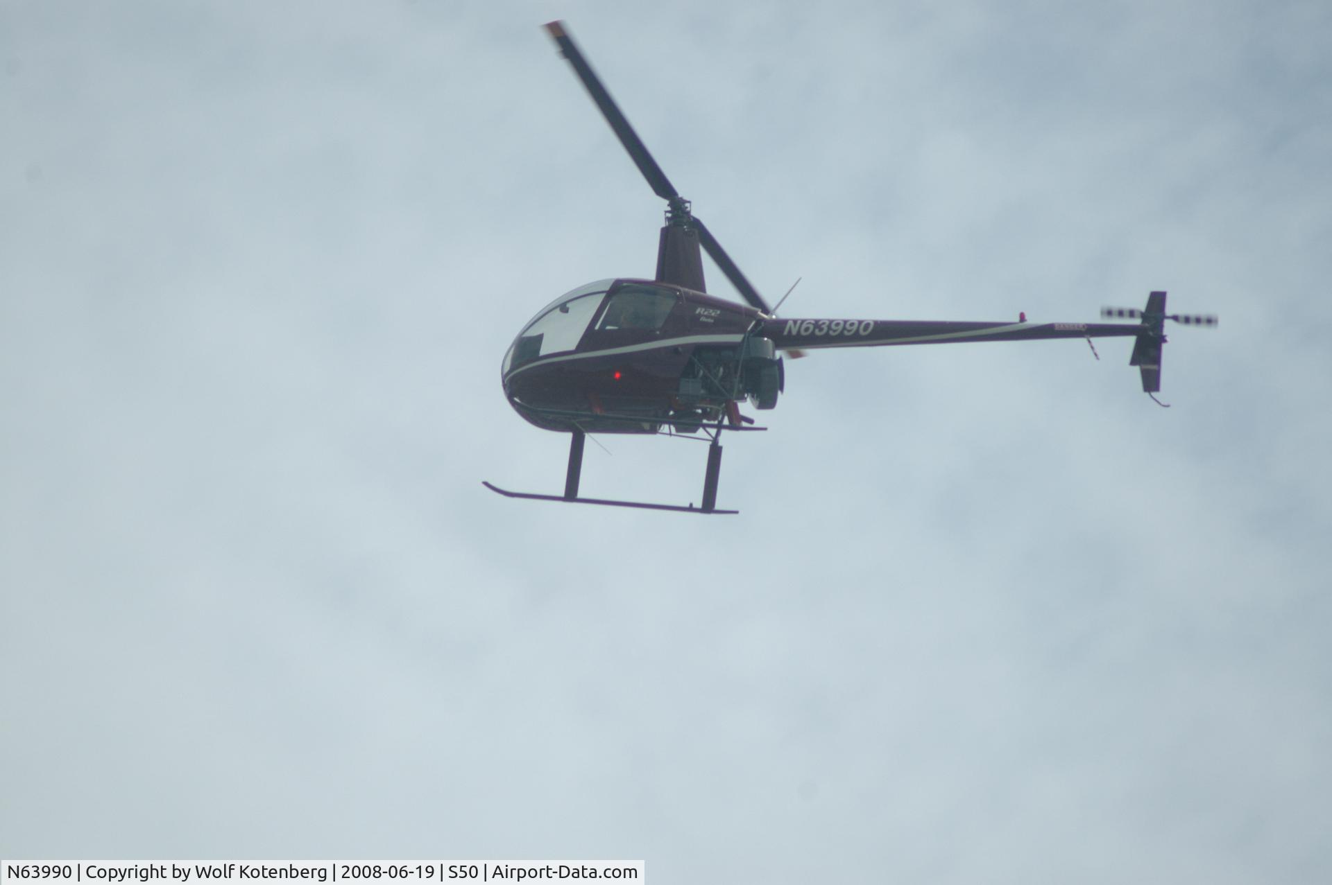 N63990, 1987 Robinson R22 BETA C/N 0664, over S50