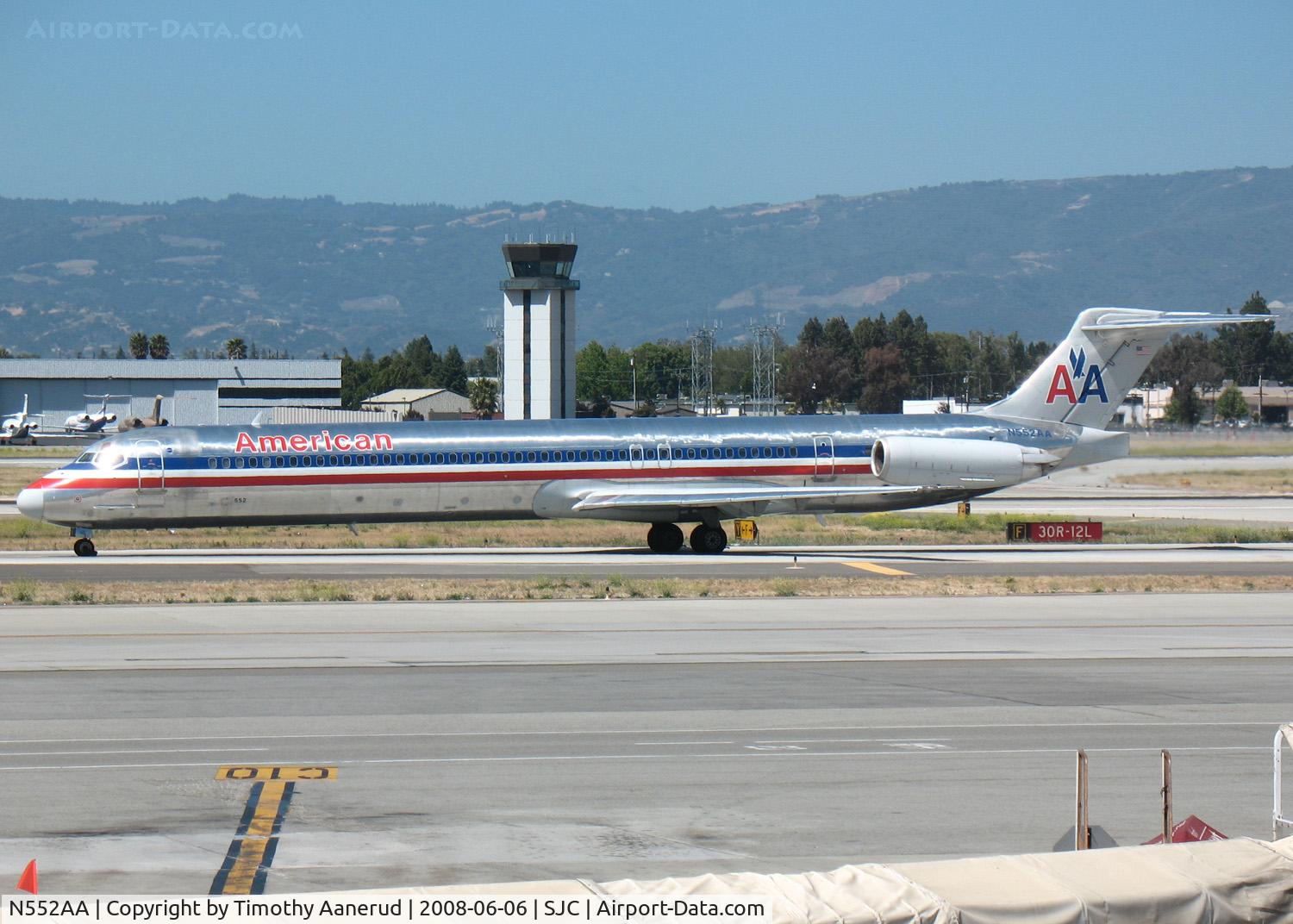 N552AA, 1991 McDonnell Douglas MD-82 (DC-9-82) C/N 53034, Taxiing to active at SJC