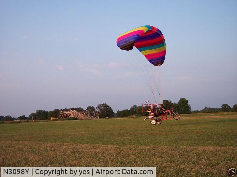 N3098Y, 2007 Thomas Steven W EZ RIDER C/N 0001, N3098Y off the ground.