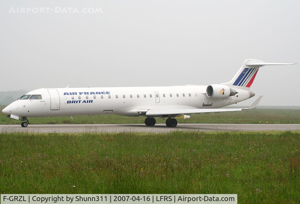 F-GRZL, 2006 Bombardier CRJ-700 (CL-600-2C10) Regional Jet C/N 10245, Lining up rwy 03 for departure...