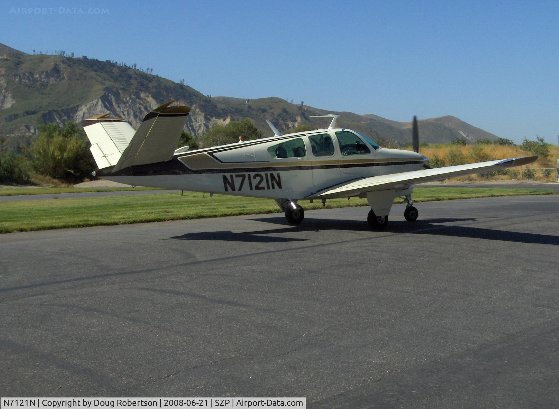 N7121N, 1967 Beech V35A Bonanza C/N D-8674, 1967 Beech V35A BONANZA, Continental IO-520-B 285 Hp, taxi to transient parking