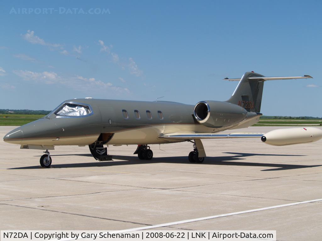 N72DA, 1976 Gates Learjet 35A C/N 098, Lear on Tarmack
