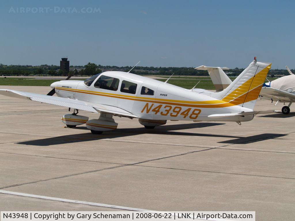 N43948, 1977 Piper PA-28-181 C/N 28-7890030, On Lincoln Tarmac