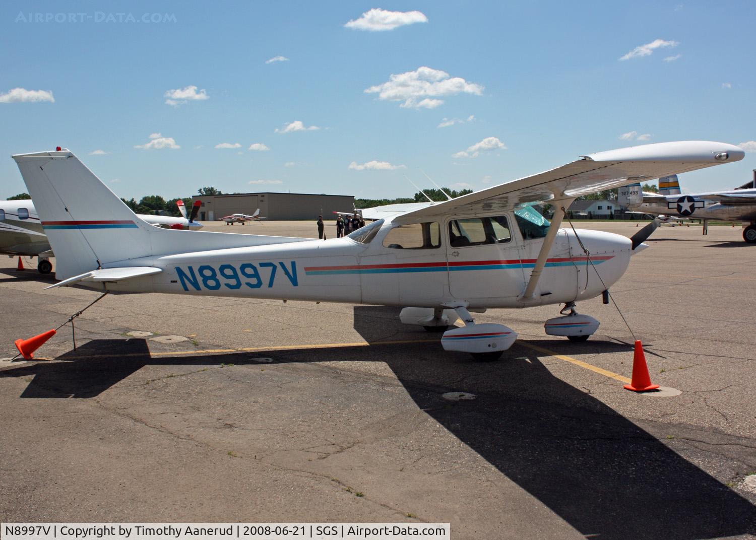 N8997V, 1974 Cessna 172M C/N 17264352, Parked at South Saint Paul