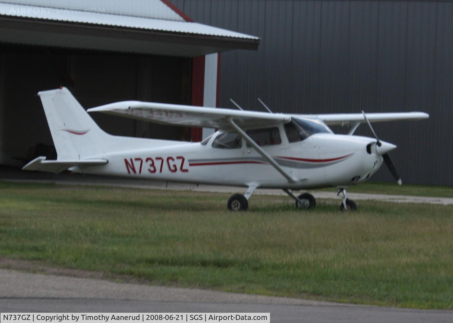 N737GZ, 1977 Cessna 172N C/N 17269419, Parked at South Saint Paul