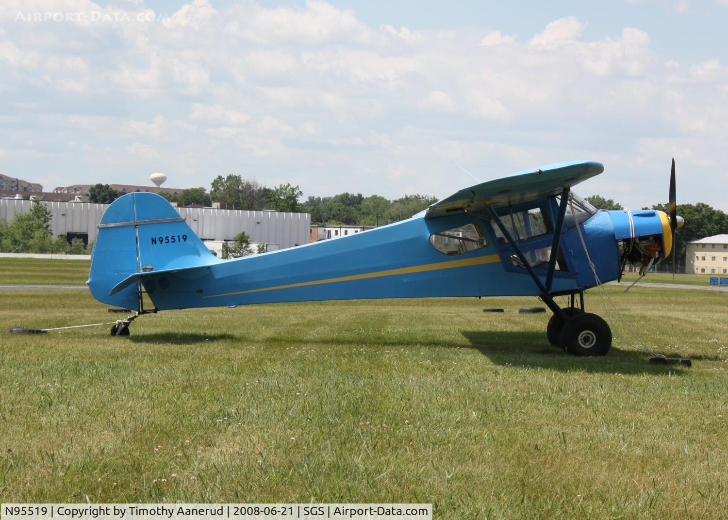 N95519, 1946 Taylorcraft BCS12D-4-85 C/N 7819, Parked at South Saint Paul
