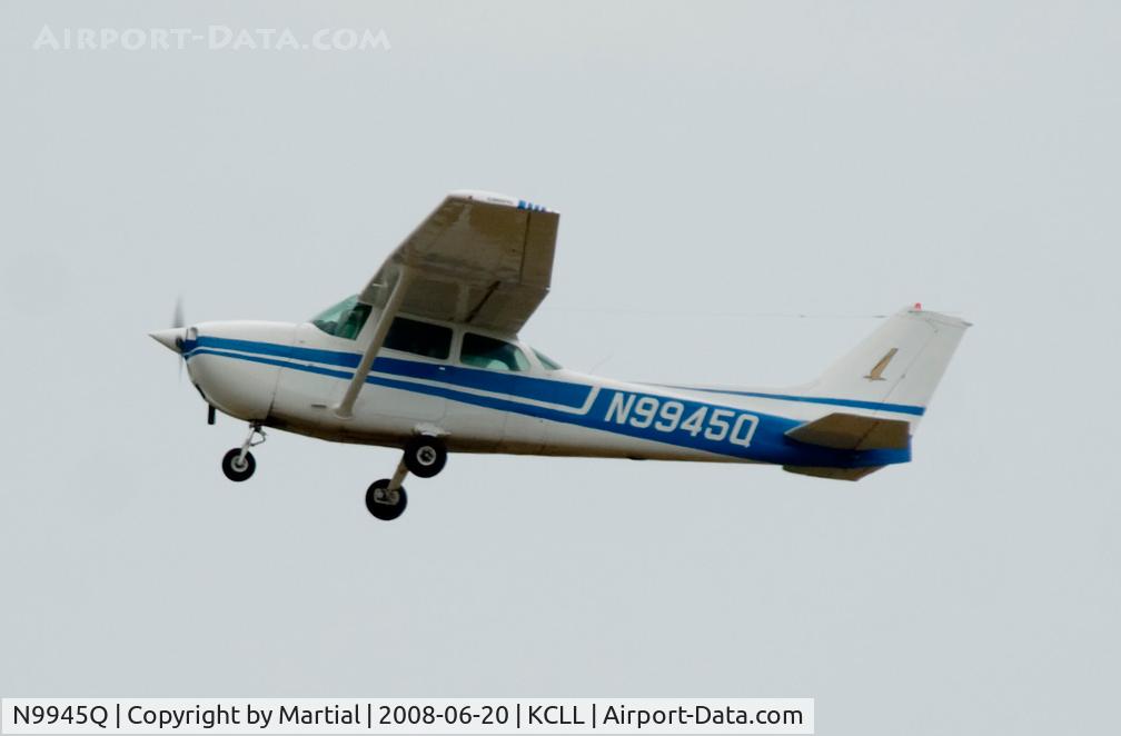 N9945Q, 1975 Cessna 172M C/N 17265889, Departing CLL