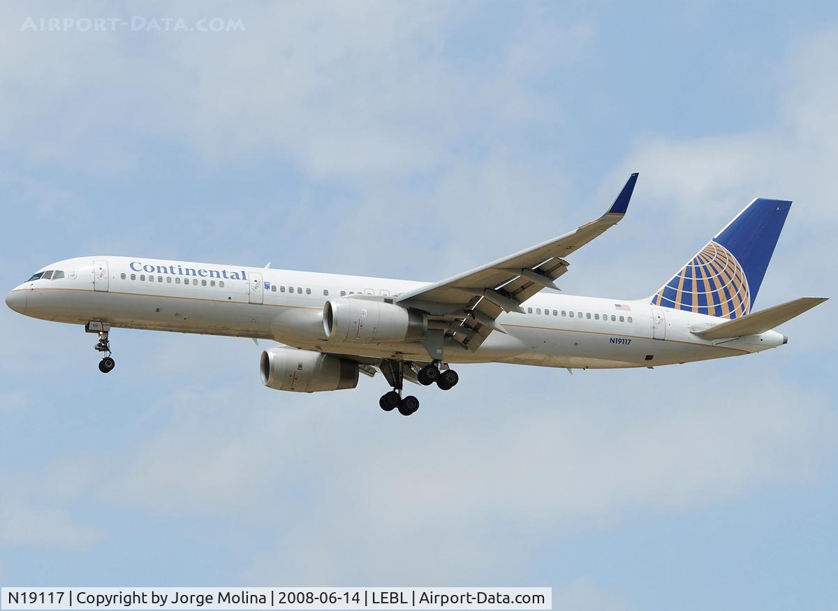N19117, 1996 Boeing 757-224 C/N 27559, Arriving at LEBL from Philadelphia.