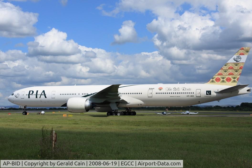 AP-BID, 2008 Boeing 777-340/ER C/N 33780, ARRIVE MANCHESTER
