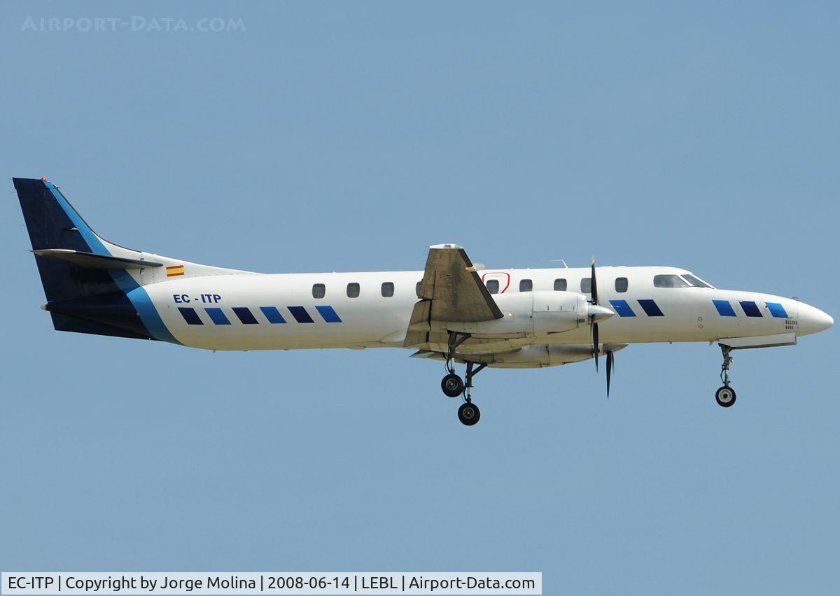 EC-ITP, 1992 Swearingen SA-226T Metro III C/N BC-789B, Clear to land RWY 25R.